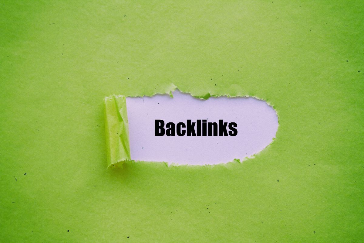 An image that shows that backlinks are essential in SEO.