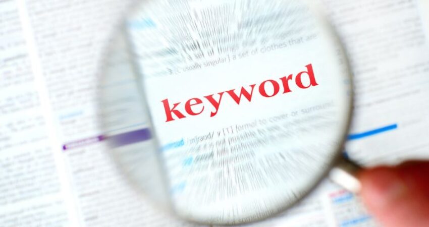 Once you have analyzed your competitors' websites, it's time to extract the keywords they are targeting.