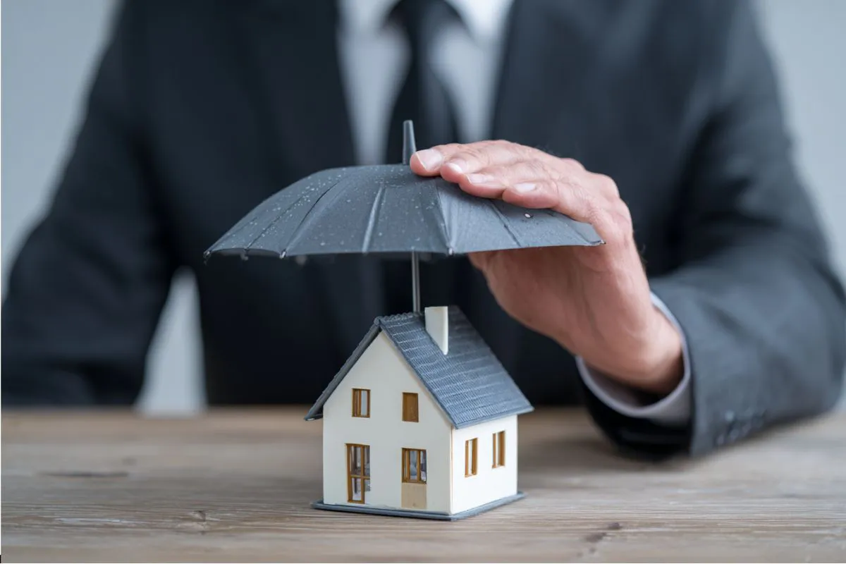 The insurance agent has a unique way to connect with the audience in innovative ways.