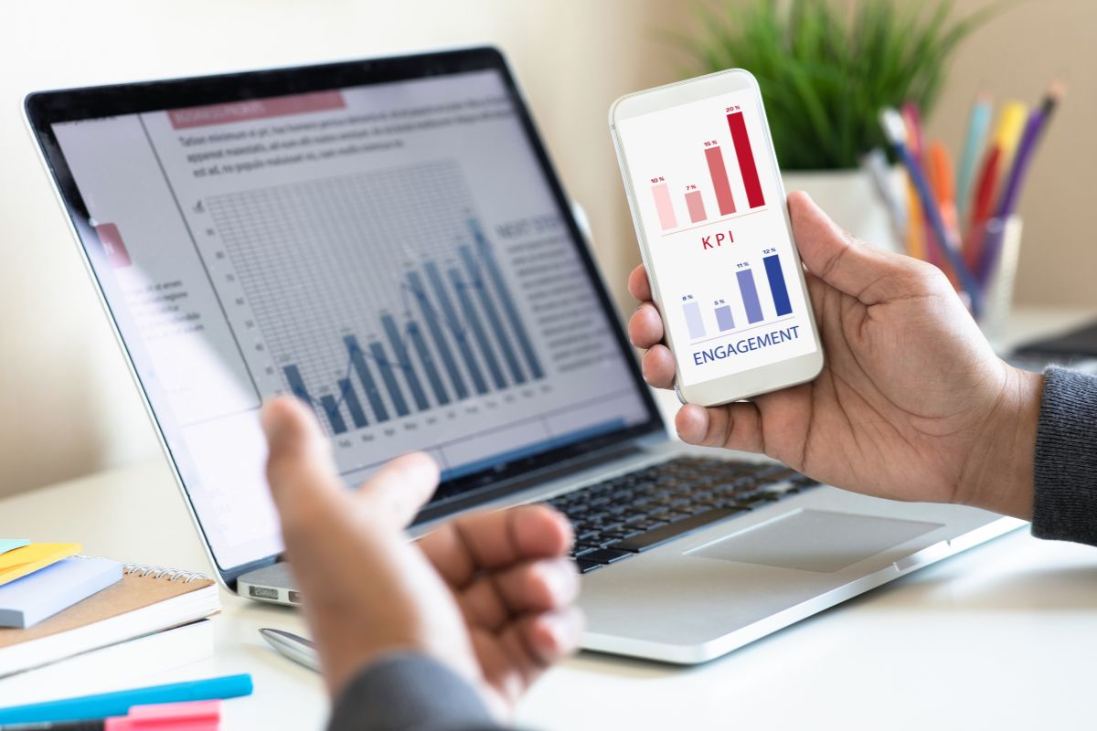 The expert is conducting a digital marketing audit.