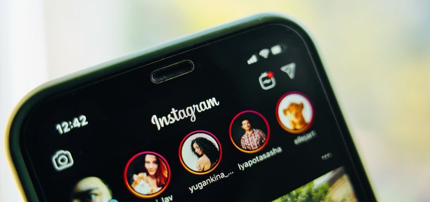 Instagram Highlights and the covers you make hold immense potential for businesses.