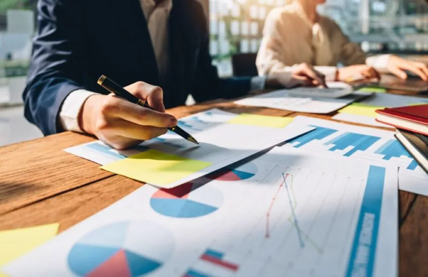 A group of experts is studying how indirect competition works.